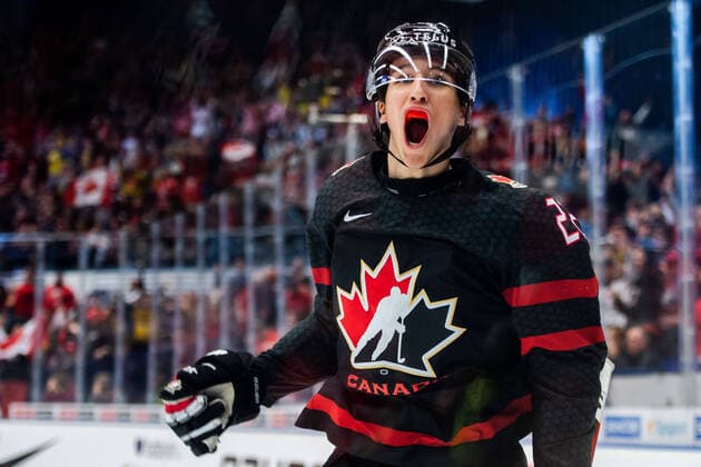 200105 Dylan Cozens of Canada celebrates after the 1 1 goal during the 2020 IIHF World Junior Championship gold medal game between Canada and Russia on January 5, 2020 in Ostrava Photo Simon Hastegard BILDBYRAN kod SH 180176 ishockey ice hockey u20 jvm jvm 2020 jvm 19 20 iihf world junior championship world juniors bbeng final kanada ryssland jubel,  Copyright: SIMONxHASTEGARD BB200105ZJ020