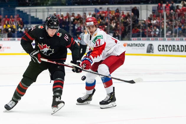 200105 Jared McIsaac of Canada and Maxim Sorkin of Russia during the 2020 IIHF World Junior Championship gold medal game between Canada and Russia on January 5, 2020 in Ostrava Photo Simon Hastegard BILDBYRAN kod SH 180176 ishockey ice hockey u20 jvm jvm 2020 jvm 19 20 iihf world junior championship world juniors bbeng final kanada ryssland,  Copyright: SIMONxHASTEGARD BB200105ZI018