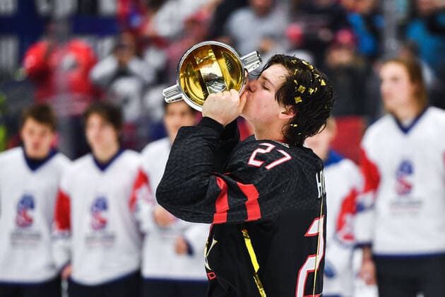200105 Barrett Hayton of Canada celebrate with the trophy after the 2020 IIHF World Junior Championship gold medal game between Canada and Russia on January 5, 2020 in Ostrava Photo Simon Hastegard BILDBYRAN kod SH 180176 ishockey ice hockey u20 jvm jvm 2020 jvm 19 20 iihf world junior championship world juniors bbeng final kanada ryssland jubel,  Copyright: SIMONxHASTEGARD BB200105ZD011