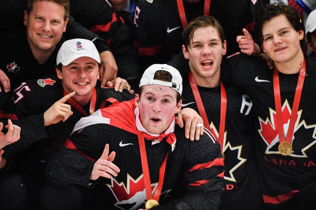 200105 Alexis Lafreniere of Canada celebrate with teammates after the 2020 IIHF World Junior Championship gold medal game between Canada and Russia on January 5, 2020 in Ostrava Photo Simon Hastegard BILDBYRAN kod SH 180176 ishockey ice hockey u20 jvm jvm 2020 jvm 19 20 iihf world junior championship world juniors bbeng final kanada ryssland jubel,  Copyright: SIMONxHASTEGARD BB200105ZU015