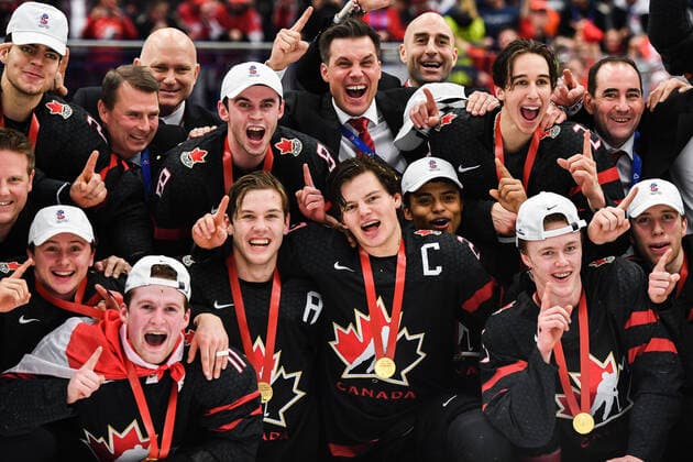 200105 Alexis Lafreniere of Canada celebrate with teammates after the 2020 IIHF World Junior Championship gold medal game between Canada and Russia on January 5, 2020 in Ostrava Photo Simon Hastegard BILDBYRAN kod SH 180176 ishockey ice hockey u20 jvm jvm 2020 jvm 19 20 iihf world junior championship world juniors bbeng final kanada ryssland jubel,  Copyright: SIMONxHASTEGARD BB200105ZC025