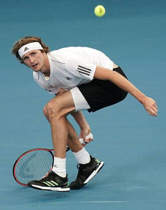 ATP, Tennis Herren CUP BRISBANE DAY 5, Alexander Zverev of Germany returns during his singles match against Denis Shapovalov of Canada during day 5 of the ATP Cup tennis tournament at Pat Rafter Arena in Brisbane, Tuesday, January 7, 2020. ( NO ARCHIVING, EDITORIAL USE ONLY, NO USE IN BOOKS WITHOUT CONSENT BRISBANE QLD AUSTRALIA  Copyright: xDAVExHUNTx 20200107001440801662