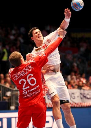 HANDBALL - EHF EURO 2020, BLR vs SRB GRAZ,AUSTRIA,09.JAN.20 - HANDBALL - EHF European Men s Handball Championship 2020, group stage, Belarus vs Serbia. Image shows Yury Lukyanchuk (BLR) and Nikola Crnoglavac (SRB). GEPAxpictures xWolfgangxGrebien