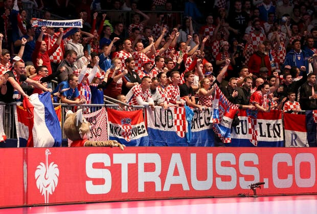HANDBALL - EHF EURO 2020, CRO vs MNE GRAZ,AUSTRIA,09.JAN.20 - HANDBALL - EHF European Men s Handball Championship 2020, group stage, Croatia vs Montenegro. Image shows fans of Croatia. GEPAxpictures xWolfgangxGrebien