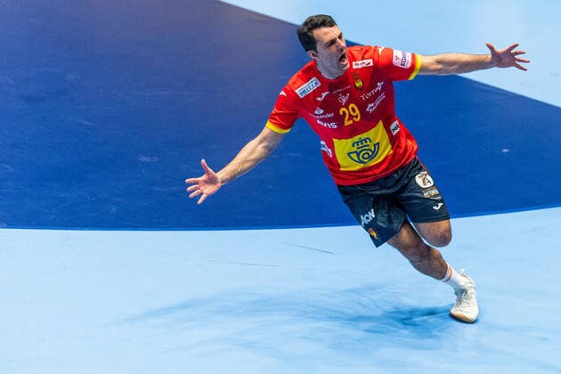 200109 Aitor Arino Bengoechea of Spain celebrates during the EHF European Handball Championship match between Spain and Latvia on January 9, 2020 in Trondheim Photo Vegard Wivestad Grott BILDBYRAN code VG 170457 bbeng handball handball handball handball em 2020 european mens handball championship 2020 em 2020 handbolls em 2020 ehf euro 2020 spain spain spain latvia rejoice,  Copyright: VEGARDxWIVESTADxGRoTT BB200109VG058