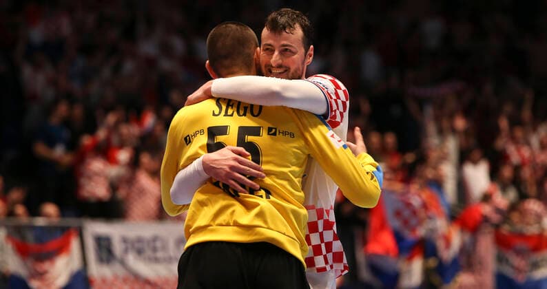 HANDBALL - EHF EURO 2020, CRO vs MNE GRAZ,AUSTRIA,09.JAN.20 - HANDBALL - EHF European Men s Handball Championship 2020, group stage, Croatia vs Montenegro. Image shows the rejoicing of Marin Sego (CRO) and Domagoj Duvnjak (CRO). GEPAxpictures xWolfgangxGrebien