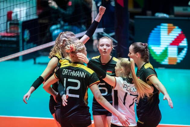 10.01.2020 APELDOORN OMNISPORT SIATKOWKA KOBIET KWALIFIKACJE DO IGRZYSK OLIMPIJSKICH W TOKIO 2010 CEV TOKYO VOLLEYBALLL EUROPEAN QUALIFICATION 2020 (GAME GERMANY - CROATIA ) MECZ NIEMCY - CHORWACJA NZ HANNA ORTHMANN ,JENNIFER GEERTIES , ANNA POGANY FOTO JAKUB PIASECKI CYFRASPORT NEWSPIX.PL --- Newspix.pl  20200109CSJP3123