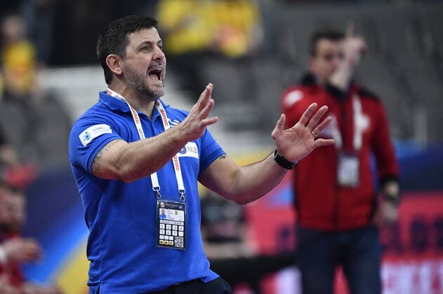GOTHENBURG 20200110 Slovenia s head coach Ljubomir Vranjes gestures during the Men s EHF EURO 2020 Handball group F match between Slovenia and Poland at Scandinavium Arena Fiday Jan 10, 2020 Photo Bjorn Larsson Rosvall TT kod 9200 Gothenburg Sweden x9200x,  Copyright: xBjornxLarssonxRosvall TTx EURO HANDBALL SWEDEN