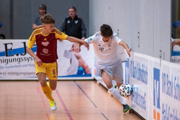 Octave Samson FK Dukla Prague and Younes Aitamer FC Bayern Munich Germany, Gaildorf, 11 01 2020, youth football, U17 Youth Euro Cup 2020, sports hall