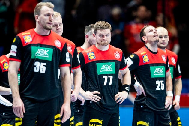 200111 David Schmidt of Germany looks dejected after the EHF European Handball Championship match between Spain and Germany on January 11, 2020 in Trondheim Photo Vegard Wivestad Grott BILDBYRAN code VG 170462 bbeng handball handball handball handball em 2020 european mens handball championship 2020 em 2020 handbolls em 2020 ehf euro 2020 spain spain germany germany deutschland depp dejected,  Copyright: VEGARDxWIVESTADxGRoTT BB200111VG036