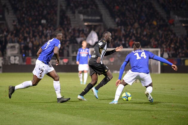 Fußball, Angers SCO - OGC Nizza 20 SADA THIOUB (SCO) FOOTBALL : Angers vs Nice - Ligue 1 Conforama - 11 01 2020 FEP Panoramic 