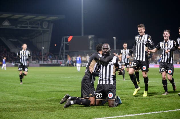 Fußball, Angers SCO - OGC Nizza JOIE - 20 SADA THIOUB (SCO) FOOTBALL : Angers vs Nice - Ligue 1 Conforama - 11 01 2020 FEP Panoramic 