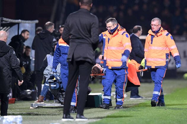 Fußball, Angers SCO - OGC Nizza 02 RAYAN AIT NOURI (SCO) - BLESSURE - CIVIERE FOOTBALL : Angers vs Nice - Ligue 1 Conforama - 11 01 2020 FEP Panoramic 