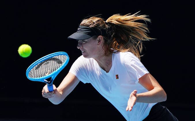 TENNIS AUSTRALIAN OPEN PREVIEW, Maria Sharapova of Russia plays a shot at a practice session during the one week to go preview of the Australian Open 2020 at Melbourne Park in Melbourne, Sunday, January 12, 2020. ( NO ARCHIVING, EDITORIAL USE ONLY, NO USE IN BOOKS WITHOUT CONSENT MELBOURNE VIC AUSTRALIA  Copyright: xSCOTTxBARBOURx 20200112001441680891