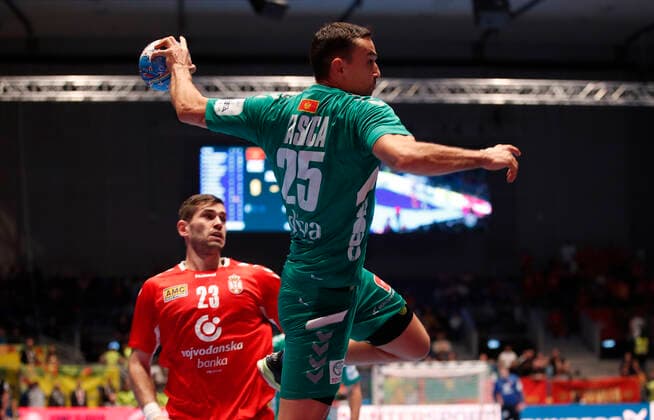 11 01 2020, Stadthalle, Graz, AUT, EHF Euro 2020, Montenegro vs Serbia, group A, in the picture Zoran Nikolic SRB and Marko Lasica MNE Zoran Nikolic SRB and Marko Lasica MNE during the EHF 2020 European Handball Championship, group A match between Montenegro and Serbia at the Stadthalle in Graz, Austria on 2020 01 11 Graz  EP_ies