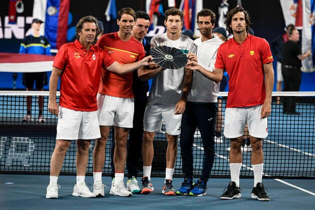 12th January 2020; Sydney Olympic Park Tennis Centre, Sydney, New South Wales, Australia; ATP, Tennis Herren Cup Australia, Sydney, Day 10; Serbia versus Spain; ATP Cup final ceremony; Rafael Nadal and Team Spain with the runners up trophy - Editorial Use  ActionPlus12203531 NigelxOwen