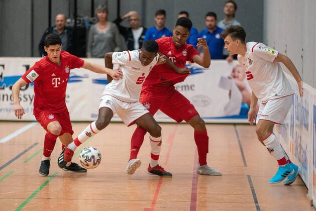 Grant Leon Mamedova FC Bayern Munich , Pierre Nadjombe 1 FC Cologne , Brandon Happi Monthe FC Bayern Munich and Florian Engelhardt 1 FC Cologne Germany, Gaildorf, 12 01 2020, youth football, U17 Youth Euro Cup 2020, sports hall