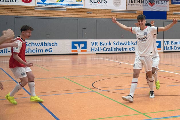 Cheers and joy from Elias Kurt Eintracht Frankfurt and Luca Heckmann Eintracht Frankfurt Germany, Gaildorf, 12 01 2020, youth football, U17 Youth Euro Cup 2020, sports hall