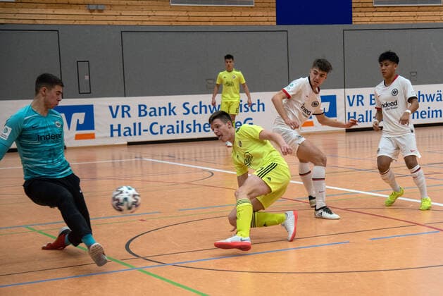 Goalkeeper Amar Dzevlan Eintracht Frankfurt , Viktor Kanizaj GNK Dinamo Zagreb and Luva Heckmann Eintracht Frankfurt Germany, Gaildorf, 12 01 2020, Youth Football, U17 Youth Euro Cup 2020, Sports Hall