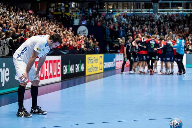 Bilder des Jahres 2020, Sport 01 Januar Sport Themen der Woche KW02 200112 Romain Lagarde of France looks dejected after the EHF European Handball Championship match between France and Norway on January 12, 2020 in Trondheim. Photo: Vegard Wivestad Grott BILDBYRAN kod VG 170465 bbeng handball handball handboll handball-em 2020 european men?s handball championship 2020 em 2020 handbolls-em 2020 ehf euro 2020 norge norway frankrike france depp dejected *** 200112 Romain Lagarde of France looks dejected after the EHF European Handball Championship match between France and Norway on January 12, 2020 in Trondheim Photo Vegard Wivestad Grott BILDBYRAN code VG 170465 bbeng handball handball handball handball em 2020 european mens handball championship 2020 em 2020 handbolls em 2020 ehf euro 2020 norway norway france depp dejected,  Copyright: VEGARDxWIVESTADxGRoTT BB200112VG081
