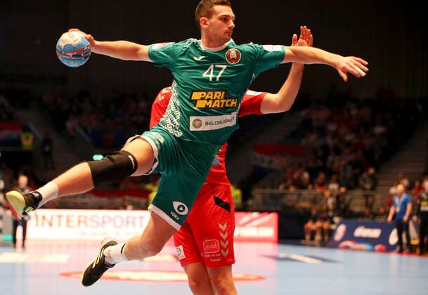 HANDBALL - EHF EURO 2020, MNE vs BLR GRAZ,AUSTRIA,13.JAN.20 - HANDBALL - EHF European Men s Handball Championship 2020, group stage, Montenegro vs Belarus. Image shows Aliaksandr Padshyvalau (BLR) and MilosBozovic (MNE). GEPAxpictures xWolfgangxGrebien