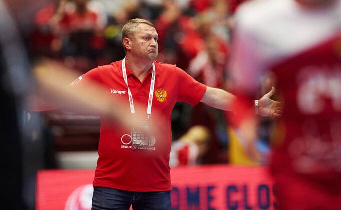 Russia s head coach Eduard Koksharov during the Men s European Handball Championship, preliminary round Group E, match between Iceland and Russia at Malmo Arena, Sweden, on Monday Jan. 13, 2020. Photo Andreas Hillergren TT code10600 Malmo Sweden x10600x *** Russia s head coach Eduard Koksharov during the Men s European Handball Championship, preliminary round Group E, match between Iceland and Russia at Malmo Arena, Sweden, on Monday Jan 13, 2020 Photo Andreas Hillergren TT code10600 Malmo Sweden x10600x,  Copyright: xAndreasxHillergren TTx EHF EURO 2020 HANDBALL ISL-RUS