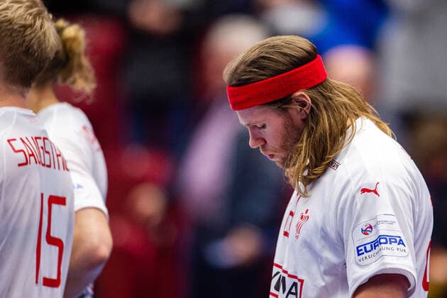 200113 Mikkel Hansen of Denmark looks dejected after the EHF European Handball Championship match between Denmark and Iceland on January 13, 2020 in Malmö Photo Christoffer Borg Mattisson BILDBYRAN COP 261 bbeng ehf euro 2020 em 2020 european mens handball championship 2020 handball handball handballs em 2020 handball handball em 2020 denmark Hungary hungary depp,  Copyright: CHRISTOFFERxBORGxMATTISSON BB200113BB368