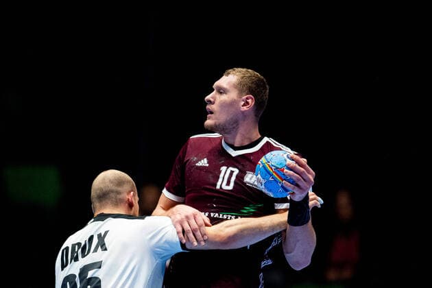 200113 Paul Drux of Germany and Dainis Kristopans of Latvia during the EHF European Handball Championship match between Latvia and Germany on January 13, 2020 in Trondheim Photo Vegard Wivestad Grott BILDBYRAN code VG 170468 bbeng handball handball handball handball in the 2020 European mens handball championship 2020 em 2020 handballs em 2020 ehf euro 2020 latvia latvia germany germany germany,  Copyright: VEGARDxWIVESTADxGRoTT BB200113VG084