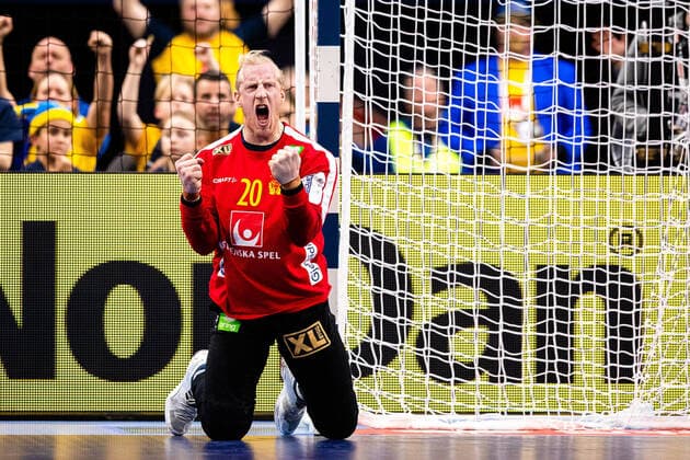 Bilder des Jahres 2020, Sport 01 Januar Sport Themen der Woche KW03 Sport Bilder des Tages 200114 Goalkeeper Mikael Appelgren of Sweden celebrates during the EHF European Handball Championship match between Sweden and Poland on January 14, 2020 in Gothenburg. Photo: Michael Erichsen BILDBYRAN Cop 89 bbeng handball handball handboll handball-em 2020 european men?s handball championship 2020 em 2020 handbolls-em 2020 ehf euro 2020 sverige sweden polen poland jubel *** 200114 Goalkeeper Mikael Appelgren of Sweden celebrates during the EHF European Handball Championship match between Sweden and Poland on January 14, 2020 in Gothenburg Photo Michael Erichsen BILDBYRAN Cop 89 bbeng handball handball handball handball in 2020 european mens handball championship 2020 in 2020 handballs in 2020 ehf euro 2020 sweden sweden poland poland cheering,  Copyright: MICHAELxERICHSEN BB200114MI066