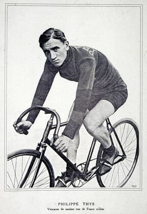 Cycling Philippe THYS, winner of the 11th Tour de France Engraving of 1913 Credit Collection KHARBINE TAPABOR  KH3501
