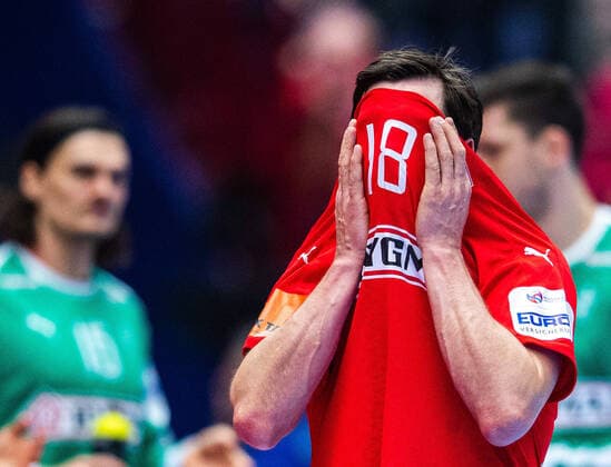 200115 Hans Lindberg of Denmark looks dejected during the EHF European Handball Championship match between Russia and Denmark on January 15, 2020 in Malmö Photo Petter Arvidson BILDBYRAN kod PA 92432 bbeng handball handball handball em 2020 european mens handball championship 2020 em 2020 handbolls em 2020 ehf euro 2020 Russia Russia Denmark denmark depp,  Copyright: PETTERxARVIDSON BB200115PA108