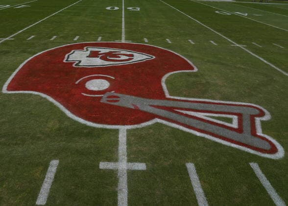 KANSAS CITY, MO - JANUARY 12: A view of the Chiefs helmet at midfield before an NFL, American Football Herren, USA Divisional round playoff game between the Houston Texans and Kansas City Chiefs on January 12, 2020 at Arrowhead Stadium in Kansas City, MO. (Photo by Scott Winters Icon Sportswire) NFL: JAN 12 AFC Divisional Playoff - Texans at Chiefs Icon2001110013