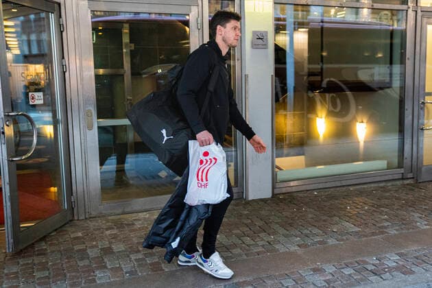 Niklas Landin Handball mens team leaves their hotel Scandic St Jörgen in Malmoe on Thursday, January 16, 2020 The Danish handball men are out of the European Championships, which ended on Wednesday after three matches in the inaugural group game, Copenhagen Denmark,  Copyright: MartinxSylvestx COP105 cop spdk20200116-105753-L