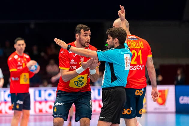 Handball, Men EM 2020, Main Round, Group 1, Spain Czech Republic Gedeon Guardiola Villaplana Spain receives a 2 minute penalty Vienna Stadthalle Vienna Austria