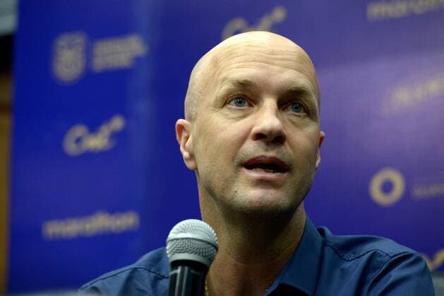 The coach of Ecuador, Jordi Cruyff, offers a press conference, PK, Pressekonferenz this thursday, in Guayaquil, Ecuador 16 January 2020. Cruyff said today that the lack of training with which he will start his management will solve it with simple messages, videos and calls to the players who arrived days before the debut against Argentina for the qualifiers to the World Cup in Qatar 2022. Cruyff will supply lack of training with simple messages to selected !ACHTUNG: NUR REDAKTIONELLE NUTZUNG!  Copyright: xMarcoxPinx AME2498 96252375st