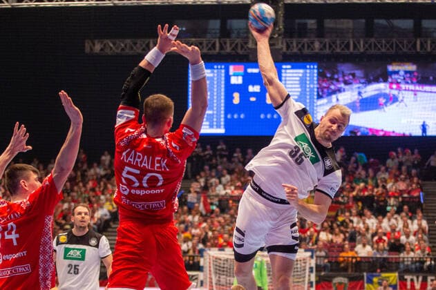 HANDBALL - EHF EURO 2020 VIENNA,AUSTRIA,16.JAN.20 - HANDBALL - EHF European Men s Handball Championship 2020, main round, BLR vs GER. Image shows Artsem Karalek (BLR) and Julius Kuehn (GER). GEPAxpictures xDavidxBitzan