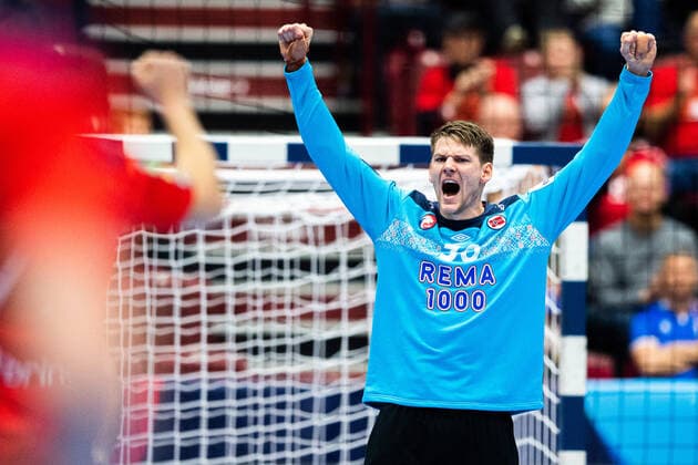 200117 Goalkeeper Torbjorn Bergerud of Norway celebrates during the EHF European Handball Championship match between Norway and Hungary on January 17, 2020 in Malmö Photo Ludvig Thunman BILDBYRAN code LT 35707 bbeng ehf euro 2020 em 2020 european mens handball championship 2020 handball handball handballs in 2020 handball handball em 2020 norway norway hungary hungry cheers,  Copyright: LUDVIGxTHUNMAN BB200117LT010