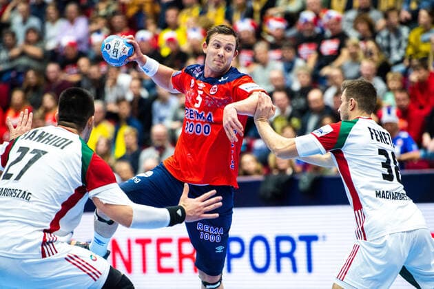 200117 Sander Sagosen of Norway during the EHF European Handball Championship match between Norway and Hungary on January 17, 2020 in Malmö Photo Ludvig Thunman BILDBYRAN code LT 35707 bbeng ehf euro 2020 em 2020 european mens handball championship 2020 handball handball handballs em 2020 handball handball em 2020 norway norway hungary hungary,  Copyright: LUDVIGxTHUNMAN BB200117LT015