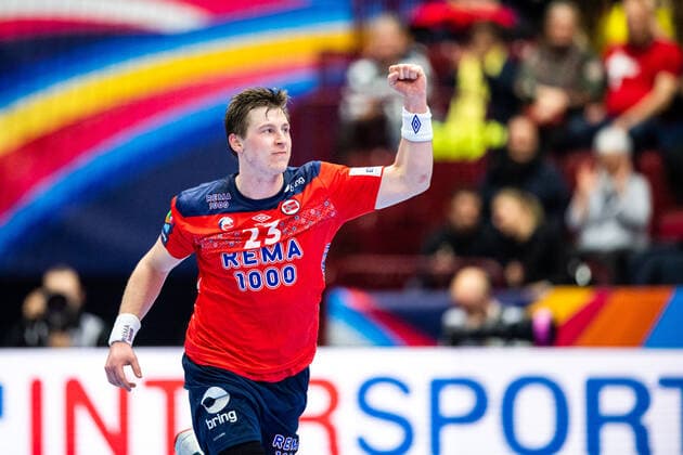 200117 Goran Johannessen of Norway celebrates during the EHF European Handball Championship match between Norway and Hungary on January 17, 2020 in Malmö Photo Ludvig Thunman BILDBYRAN code LT 35707 bbeng ehf euro 2020 em 2020 european mens handball championship 2020 handball handball handballs em 2020 handball handball em 2020 norway norway hungary hungry cheers,  Copyright: LUDVIGxTHUNMAN BB200117LT032