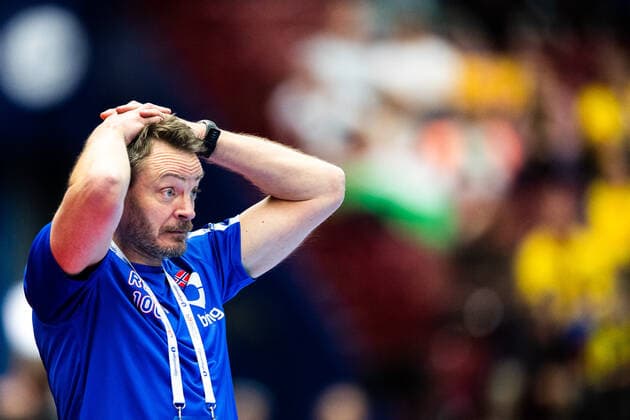 200117 Christian Berge, head coach of Norway looks dejected during the EHF European Handball Championship match between Norway and Hungary on January 17, 2020 in Malmö Photo Ludvig Thunman BILDBYRAN code LT 35707 bbeng ehf euro 2020 em 2020 european mens handball championship 2020 handball handball handballs em 2020 handball handball em 2020 norway norway hungary Hungary depp,  Copyright: LUDVIGxTHUNMAN BB200117LT042