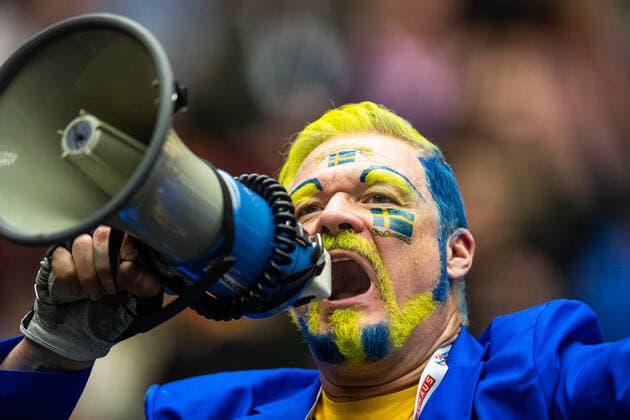 200117 Fans of Sweden during the EHF European Handball Championship match between Portugal and Sweden on January 17, 2020 in Malmö Photo Ludvig Thunman BILDBYRAN kod LT 35708 bbeng ehf euro 2020 em 2020 european mens handball championship 2020 handball handball handball em 2020 handball handball em 2020 Portugal Sweden Sweden public,  Copyright: LUDVIGxTHUNMAN BB200117LT062