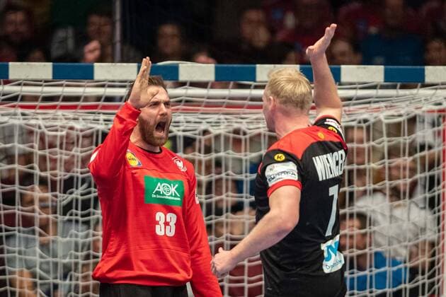 Handball Vienna 18 01 2020 European Championship European Championship European Championship Intermediate Round Germany GER Croatia CRO Andreas Wolff Germany, TW, No 33 Cheers Patrick Wiencek Germany, No 07