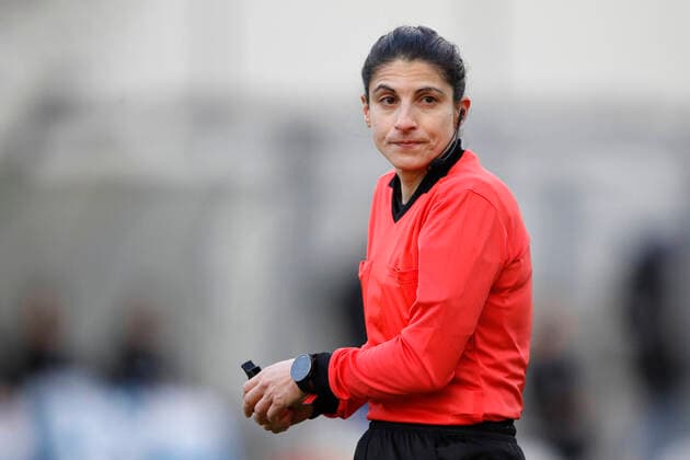 18 01 2020, Eintracht Stadium, B Place, Braunschweig, Test match, Eintracht Braunschweig vs 1 FC Magdeburg, in the picture referee Riem Hussein Eintracht Braunschweig vs 1 FC Magdeburg