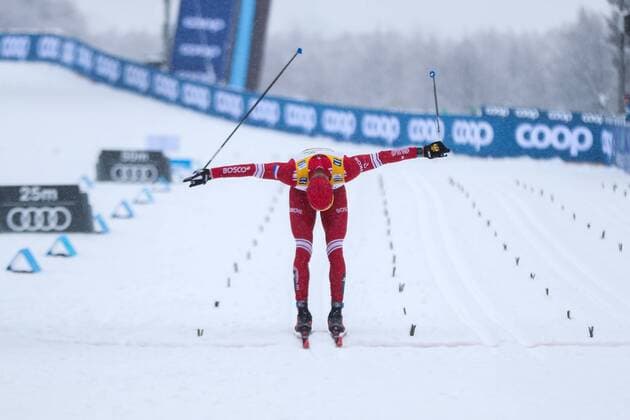 Bilder des Jahres 2020, Sport 01 Januar Sport Themen der Woche KW03 Sport Bilder des Tages NORDIC SKIING - FIS WC Nove Mesto NOVE MESTO,CZECH REPUBLIC,19.JAN.20 - NORDIC SKIING, CROSS COUNTRY SKIING - FIS World Cup, 15km pursuit, men. Image shows Alexander Bolshunov (RUS). GEPAxpictures xPhilippxBrem