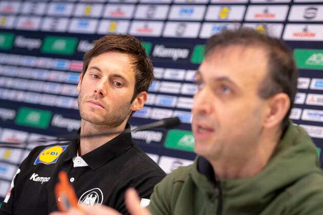 Uwe Gensheimer No. 3, Germany and Bob Hanning at the press conference Press conference of the DHB, Handball, main round, EHF Euro 2020, 19 01 20 Vienna Vienna Austria Copyright: xAgentur54Gradx xFelixxKoenigx