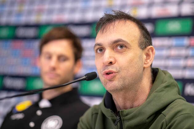 Uwe Gensheimer No. 3, Germany and Bob Hanning at the press conference Press conference of the DHB, Handball, main round, EHF Euro 2020, 19 01 20 Vienna Vienna Austria Copyright: xAgentur54Gradx xFelixxKoenigx
