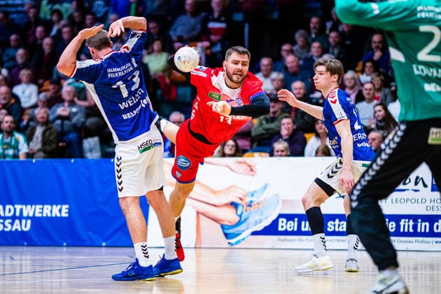 Christoph Theuerkauf 13 TBV Lemgo Lippe , Niklas Weller 13 HSV Handball during the encounter HSV Handball and TBV Lemgo Lippe at the Peugeot Cup 2020 in the Anhalt Arena on 19 January 2020 in Dessau Rosslau, Saxony Anhalt, Germany