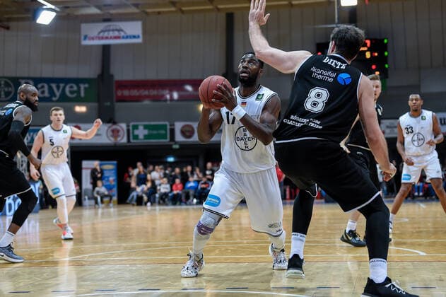 2. Barmer Basketball-Bundesliga ProA, Bayer Giants Leverkusen vs. ROEMERSTROM Gladiators Trier; Leverkusen, 19.01.2020 Eddy Edigin Jr (Bayer Giants Leverkusen 17), 2. Barmer Basketball-Bundesliga ProA, Bayer Giants Leverkusen vs. ROEMERSTROM Gladiators Trier am 19.01.2020 in der Ostermann Arena, Leverkusen, (Nordrhein-Westfalen) *** 2 Barmer Basketball Bundesliga ProA, Bayer Giants Leverkusen vs ROEMERSTROM Gladiators Trier Leverkusen, 19 01 2020 Eddy Edigin Jr Bayer Giants Leverkusen 17 , 2 Barmer Basketball Bundesliga ProA, Bayer Giants Leverkusen vs ROEMERSTROM Gladiators Trier on 19 01 2020 in the Ostermann Arena, Leverkusen, North Rhine-Westphalia Copyright: xBEAUTIFULxSPORTS Mueller-Laschetx
