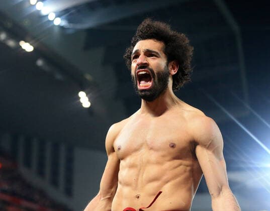 Bilder des Jahres 2020, Sport 01 Januar Sport Themen der Woche KW04 Sport Themen der Woche KW03 19th January 2020; Anfield, Liverpool, Merseyside, England; English Premier League Football, Liverpool versus Manchester United, ManU Mohammed Salah of Liverpool celebrates after scoring his team s second goal after 2 minutes of extra time - Strictly Editorial Use Only. No use with unauthorized audio, video, data, fixture lists, club league logos or live services. Online in-match use limited to 120 images, no video emulation. No use in betting, games or single club league player publications  ActionPlus12205172 DavidxBlunsden
