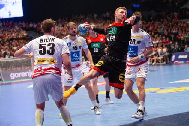 HANDBALL - EHF EURO 2020, AUT vs GER VIENNA,AUSTRIA,20.JAN.20 - HANDBALL - EHF European Men s Handball Championship 2020, main round, Austria vs Germany Image shows Nikola Bilyk (AUT) and Philipp Weber (GER). GEPAxpictures xDavidxBitzan